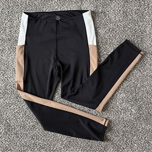 MoveTheory | Full-Length Yoga Leggings with Side pockets | Black/Tan | Size L